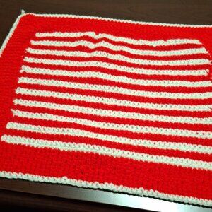 DINING TABLE DOILY (LGE)